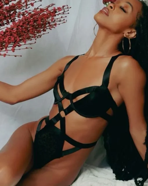 Bondage Body Monja