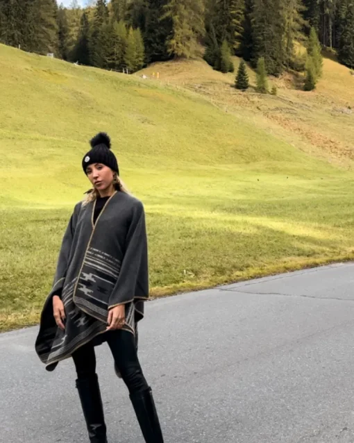 Cape Poncho Graz