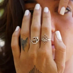 Fingerring The Power of Om