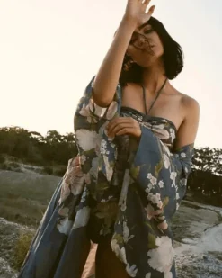 Kimono Pavo Flowers