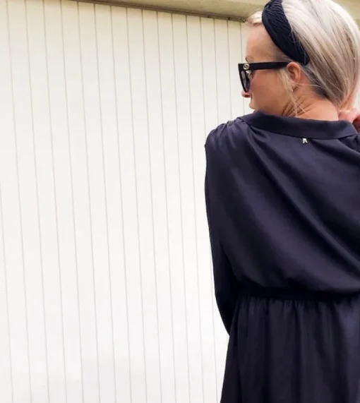 Kleid Black Swan