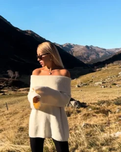 Langer Schulterfreier Pullover Meribel