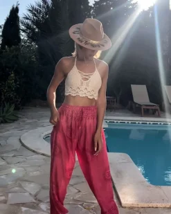 Pink Goa Hose Mindful