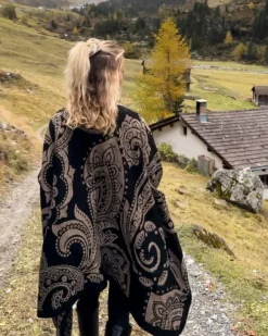 Poncho Capes Jelena