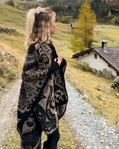Poncho Capes Jelena