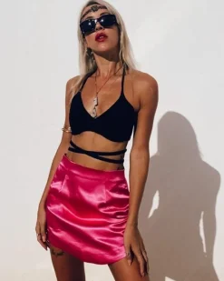 Rock Pinky Shine
