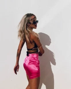 Rock Pinky Shine