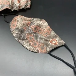 Seidenmasken La Historia