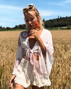Weisse Om Wickel Bluse Ananda